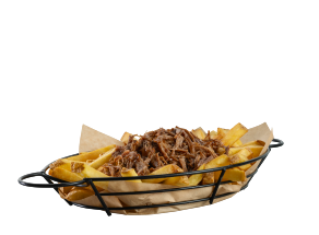Dirty Fries με Pulled Beef. Country style πατάτες με ζουμερό μοσχάρι μαριναρισμένο σε BBQ sauce 